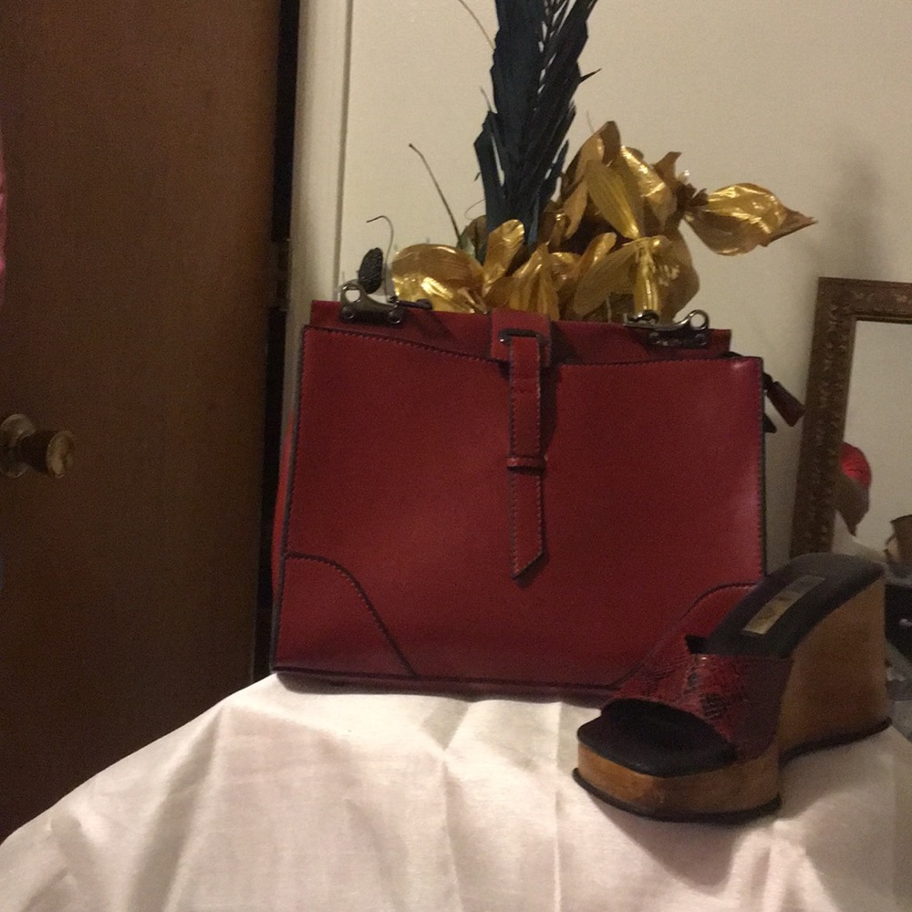 Hot red handbag and Mia blk/red shoes